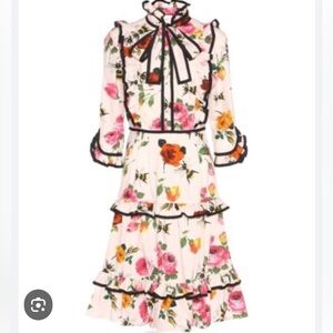 Gucci Size 38 Stunner